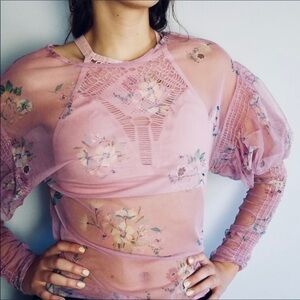 Floral sheer puffy top